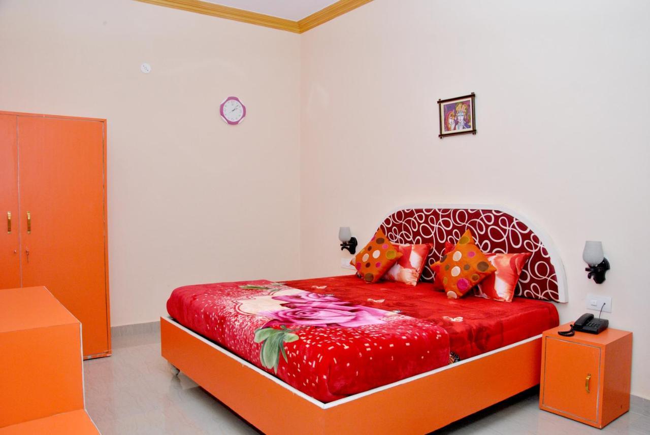 Paradise Luxury Home Stay ขชุราโห ภายนอก รูปภาพ