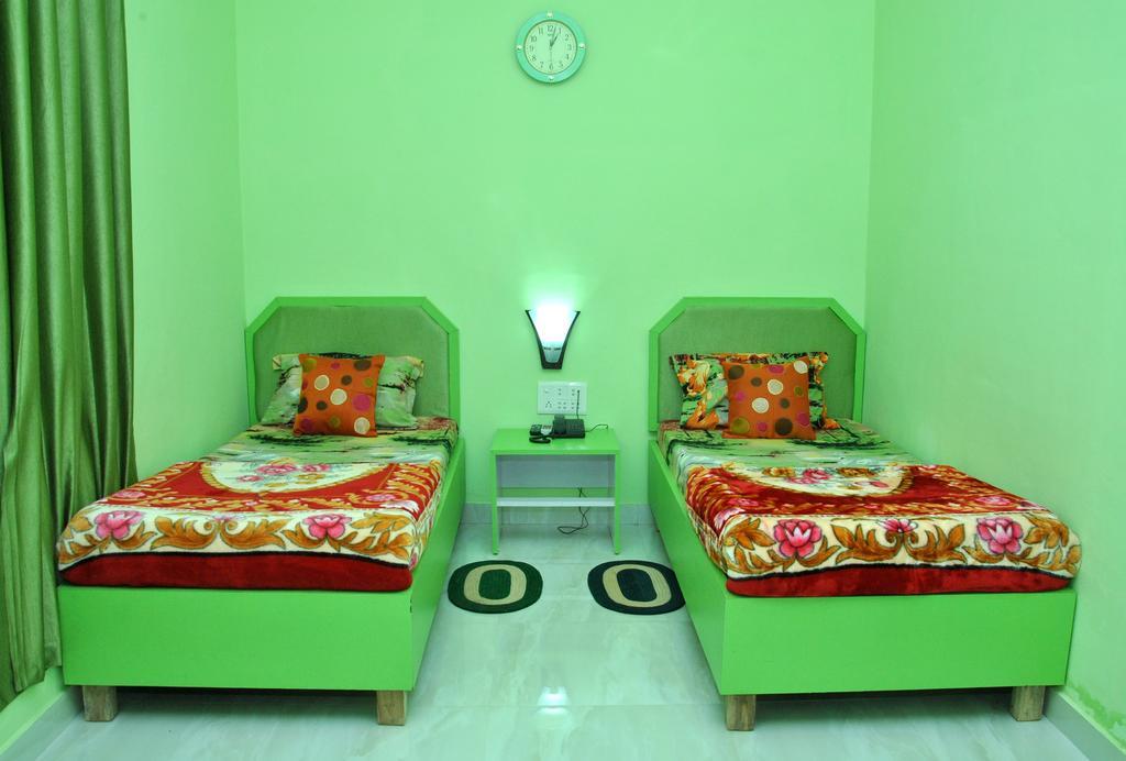 Paradise Luxury Home Stay ขชุราโห ภายนอก รูปภาพ