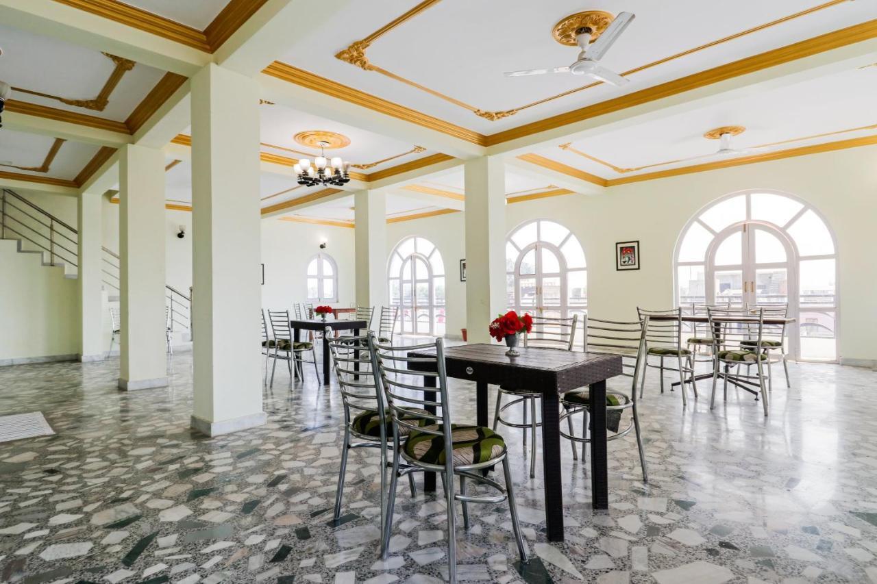 Paradise Luxury Home Stay ขชุราโห ภายนอก รูปภาพ